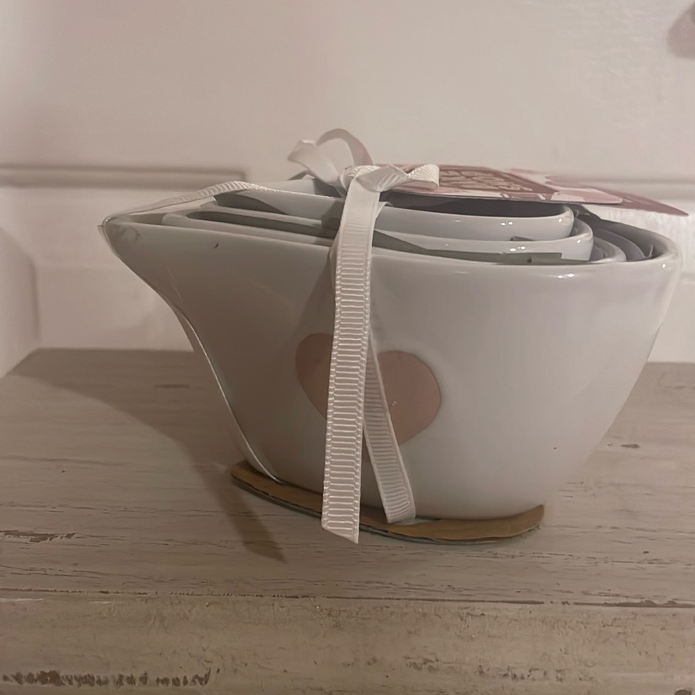 COPY - Bake Shop Heart Shaped Measuring Cups